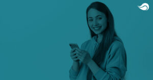 Com o crescimento do uso de smartphones, aplicativos de mensagens se tornaram uma ferramenta importante para as empresas se comunicarem com seus clientes. Entre esses aplicativos, o WhatsApp tem se destacado por sua ampla adoção e popularidade. A possibilidade de enviar mensagens instantâneas e gratuitas tornou o WhatsApp uma forma eficaz de comunicação entre empresas e clientes.